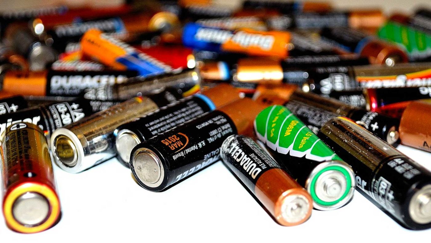 Pilhas, baterias e outros afins: o empresário que vende tais produtos é obrigado a recebê-los de volta para descarte ou reciclagem?